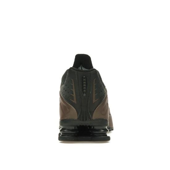 Nike Shox R4