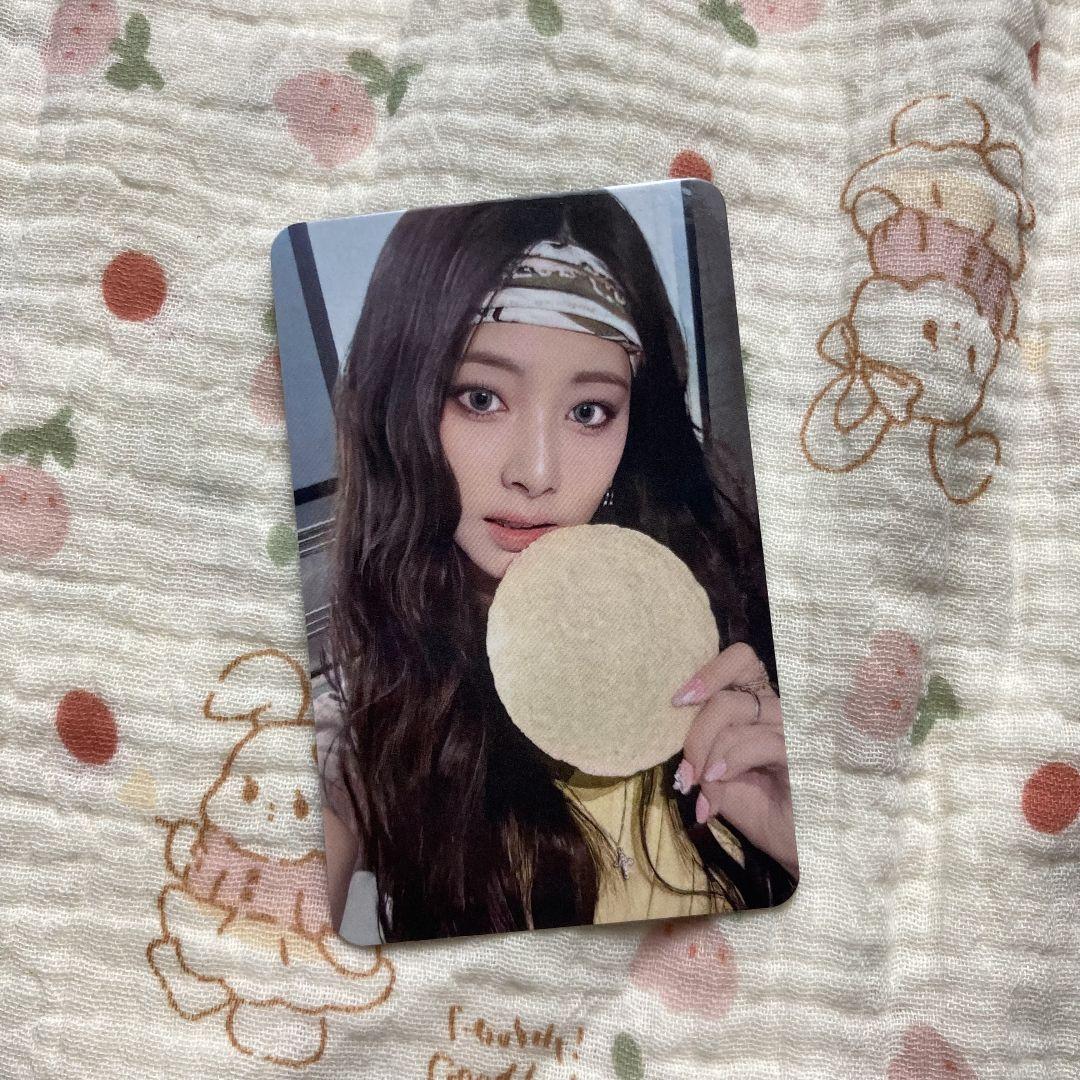 

[USED] TWICE This is for 7/13 Tzuyu Popular Songs Sanok Trading Card