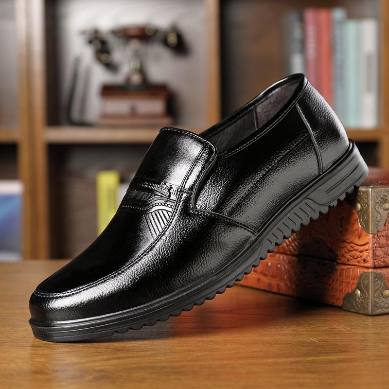 

New men s leather shoes business casual in the elderly soft-soled dad shoes black leather shoes a 2025 shoes 37
