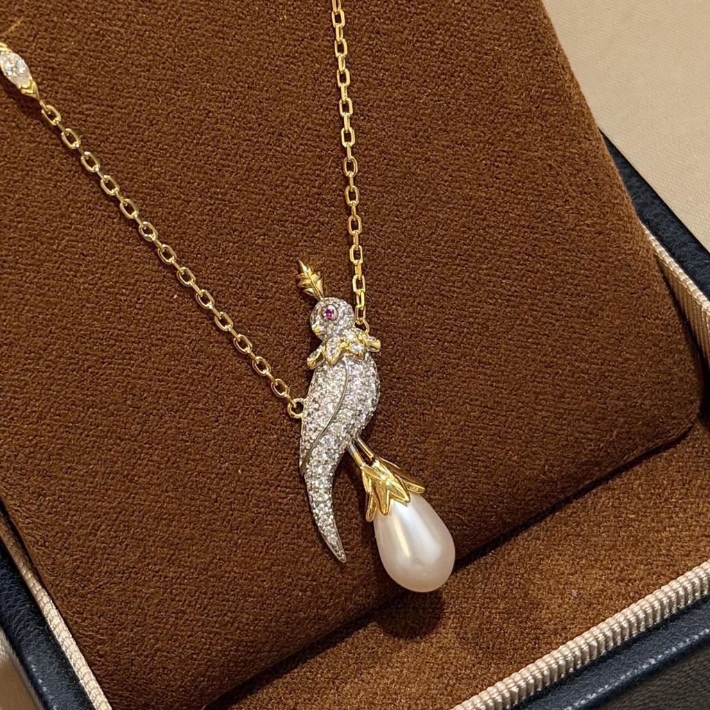 High End Customized Luxury New Water Droplet Pearl Parrot Necklace with 925 Pure Silver Inlay Process, Non Allergic Gift Pendant