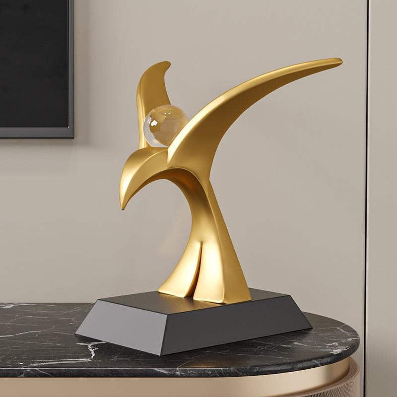 Resin Eagle Sculpture Decorative Figurine Living Room Office Entryway Modern Luxury Home Decor Gift