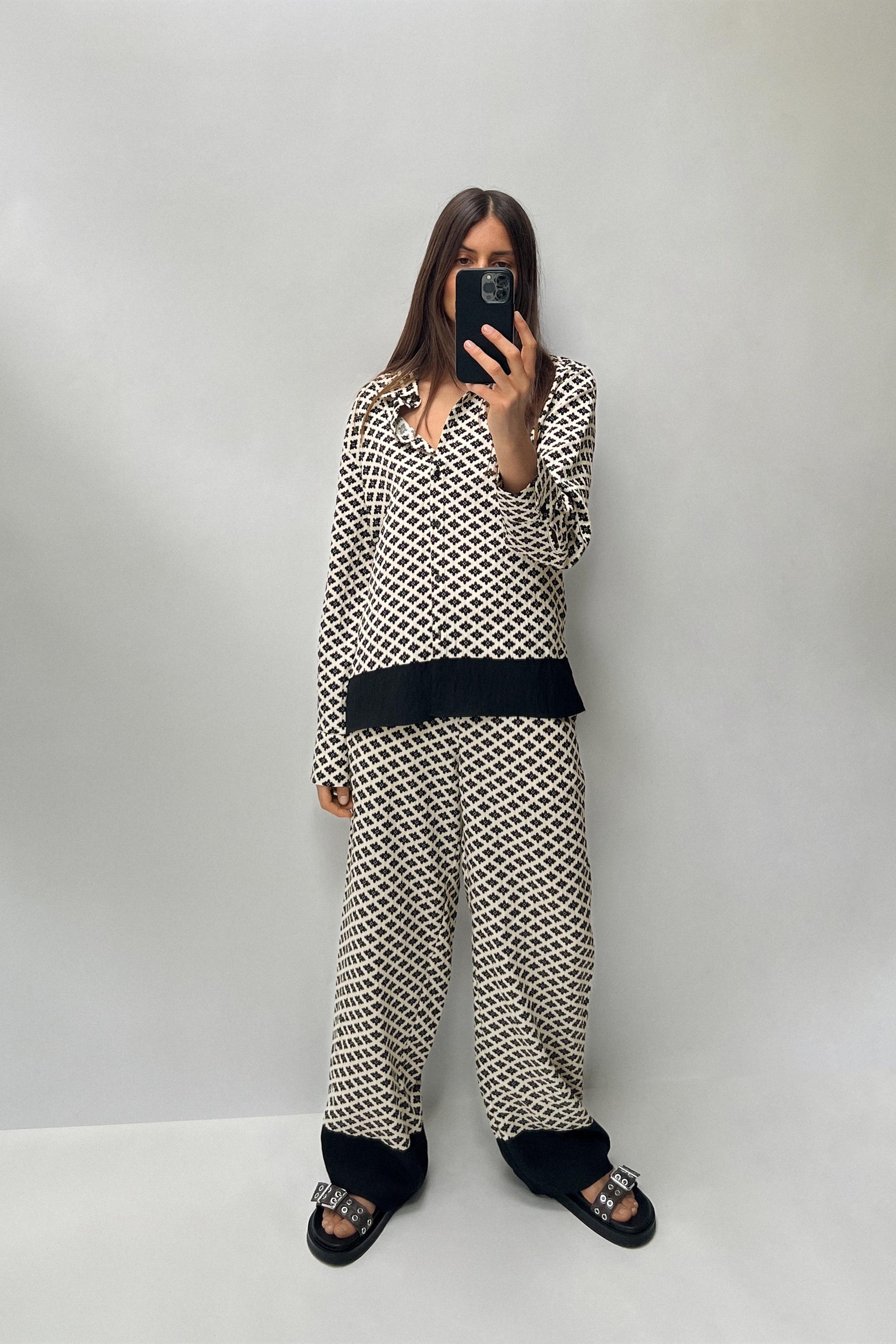 

БРЮКИ С ЦВЕТОЧНЫМ ПРИНТОМ