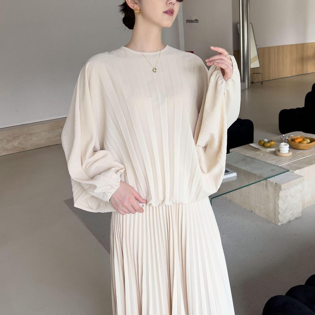 High-End 2026 Pleated Plus Size Loose Shirt - Versatile for Autumn and Spring Lazy Casual Style
