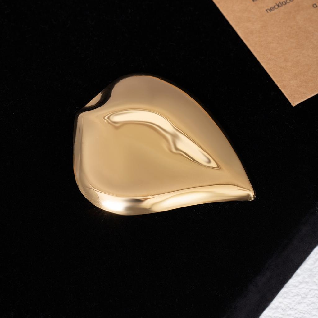 Irregular Love Metal Brooch Light Luxury Niche Pin Corsage