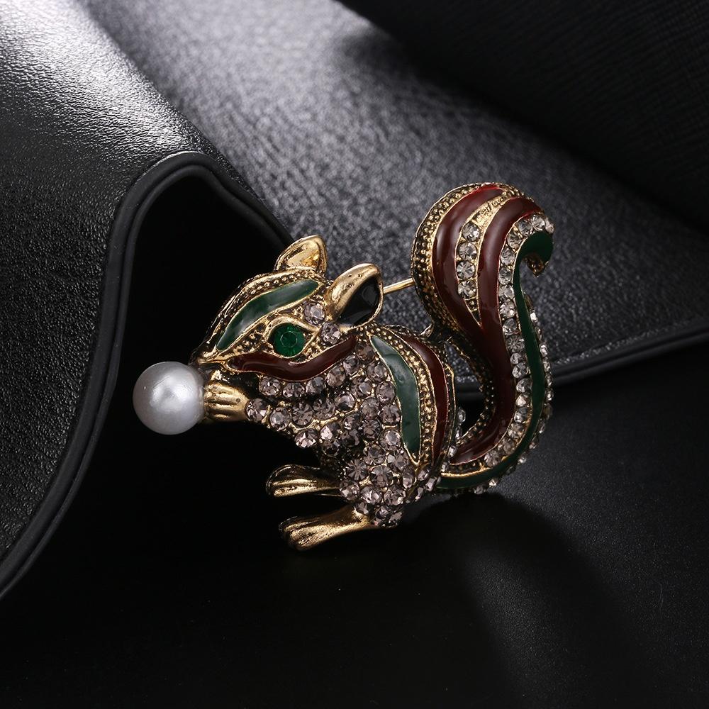 Cute Rhinestone Squirrel Brooch For Woman Clothing Accessories Party Enamel Animal Brooches