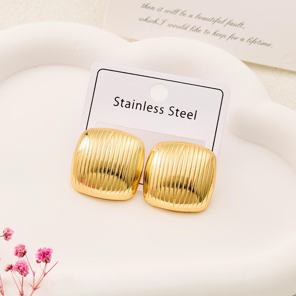 Hot-Selling Retro Metal Earrings: Stainless Steel Fashionable Stud Jewelry
