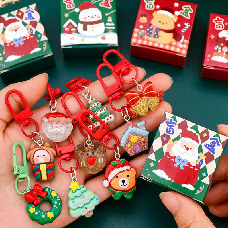 1/4 ks Vánoční slepý box klíčenka Roztomilá mini slepá krabička Vánoční DIY dekorace na batoh přívěsek Miniaturní klíčenka Dárkové překvapení