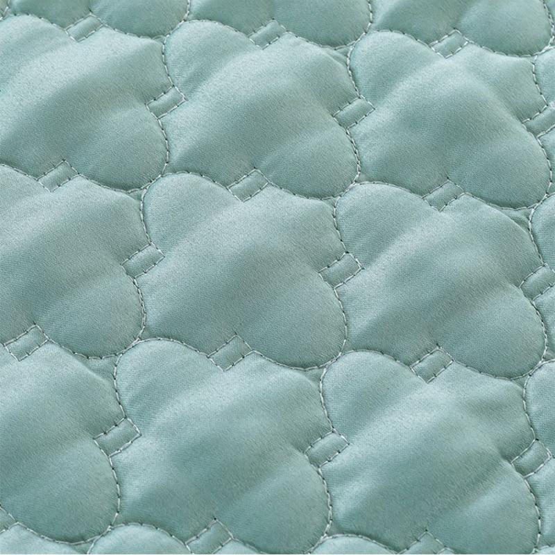 European Ins Style Quilted Dining Chair Dustproof Mat Universal Lace Chair Cover Non Slip and Easy To Clean Dining Chair Mats for Home Restaurants