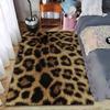 Teppich mit Leopardenmuster für Schlafzimmer-Dekoration, Weicher Teppich mit Tiermuster, Geeignet für den Einsatz als Antirutschmatte für Wohnzimmer, Schlafzimmer, Sofas