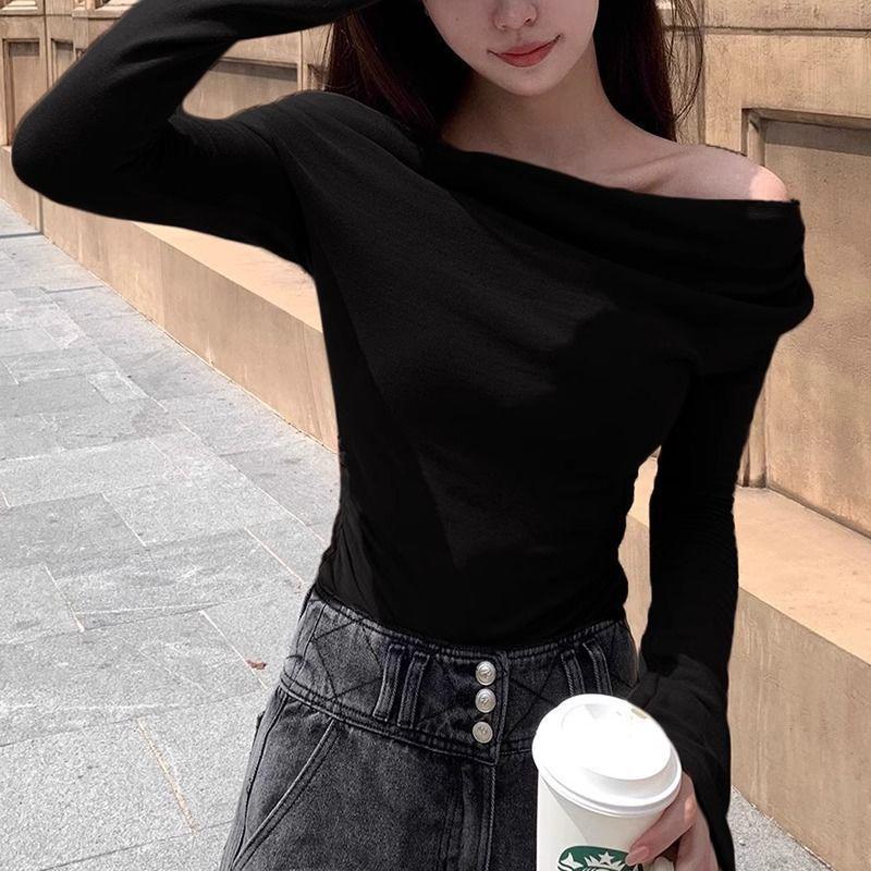 Elegant Slim-Fit Off-Shoulder Spicy T-Shirt for Women - Low-Cut, Long-Sleeved, Autumn/Winter Base Layer