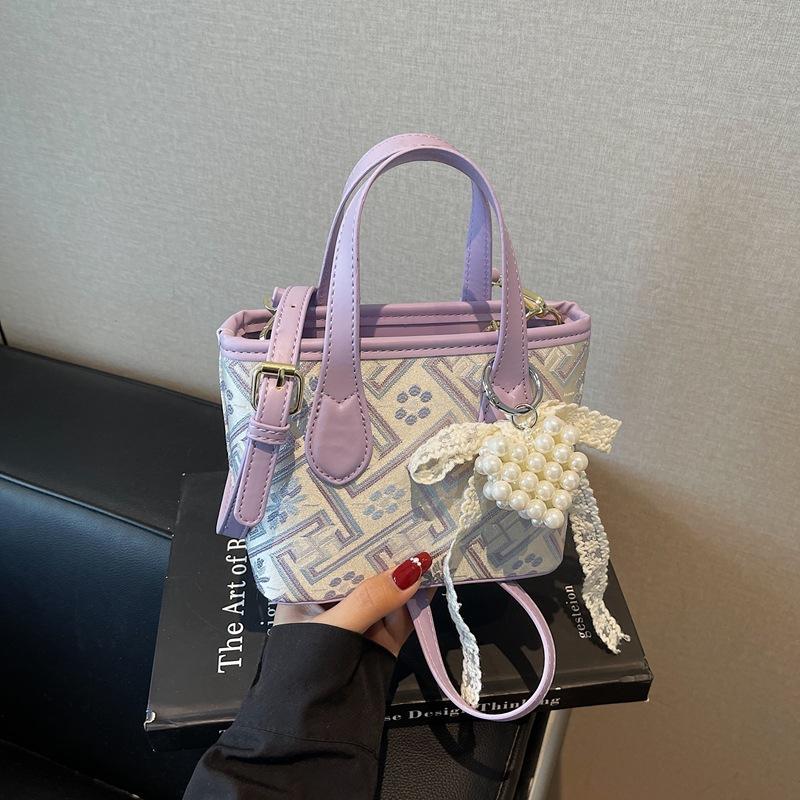 2025 Portable Niche Design Bag Women's Bucket Bag New Sweet Shoulder Messenger Bag