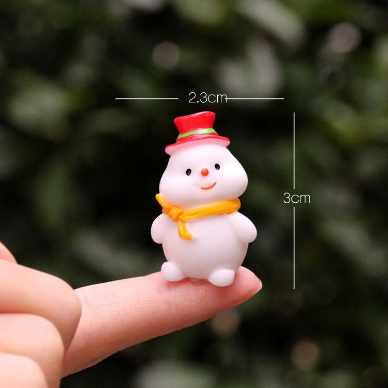 Handmade Mini Sleigh with Santa Claus Christmas Ornaments for Cake and Micro Landscape Decor