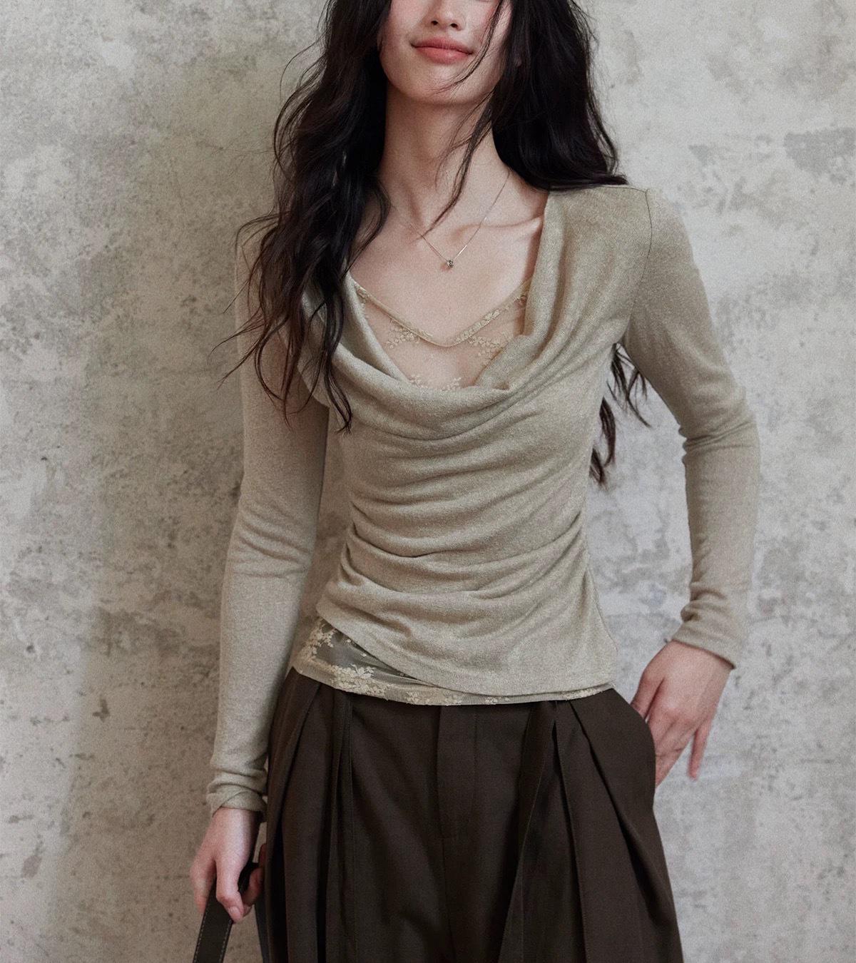 

Топ из трикотажа с фиолетовым воротником-хомутом и кружевной панелью Medium