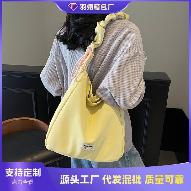 Large-capacity Commuter Bag Women's Versatile New Casual Simple Shoulder Messenger Bag Tote Bag