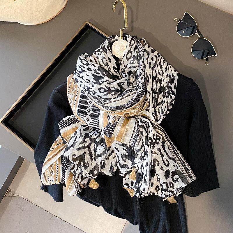 31 Design Fashion Bohemina Paisley Floral Tassel Viscose Shawl Scarf High Quality Wrap Pashmina Stole Bufandas Muslim Hijab