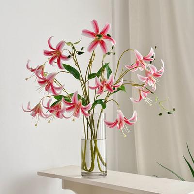 Künstliche Lilienblüte Langer Stiel Künstlicher Lilienzweig mit 4 Blütenköpfen und Blättern Real Touch Lilium Blüte für Hochzeitsfeier Heimdekoration