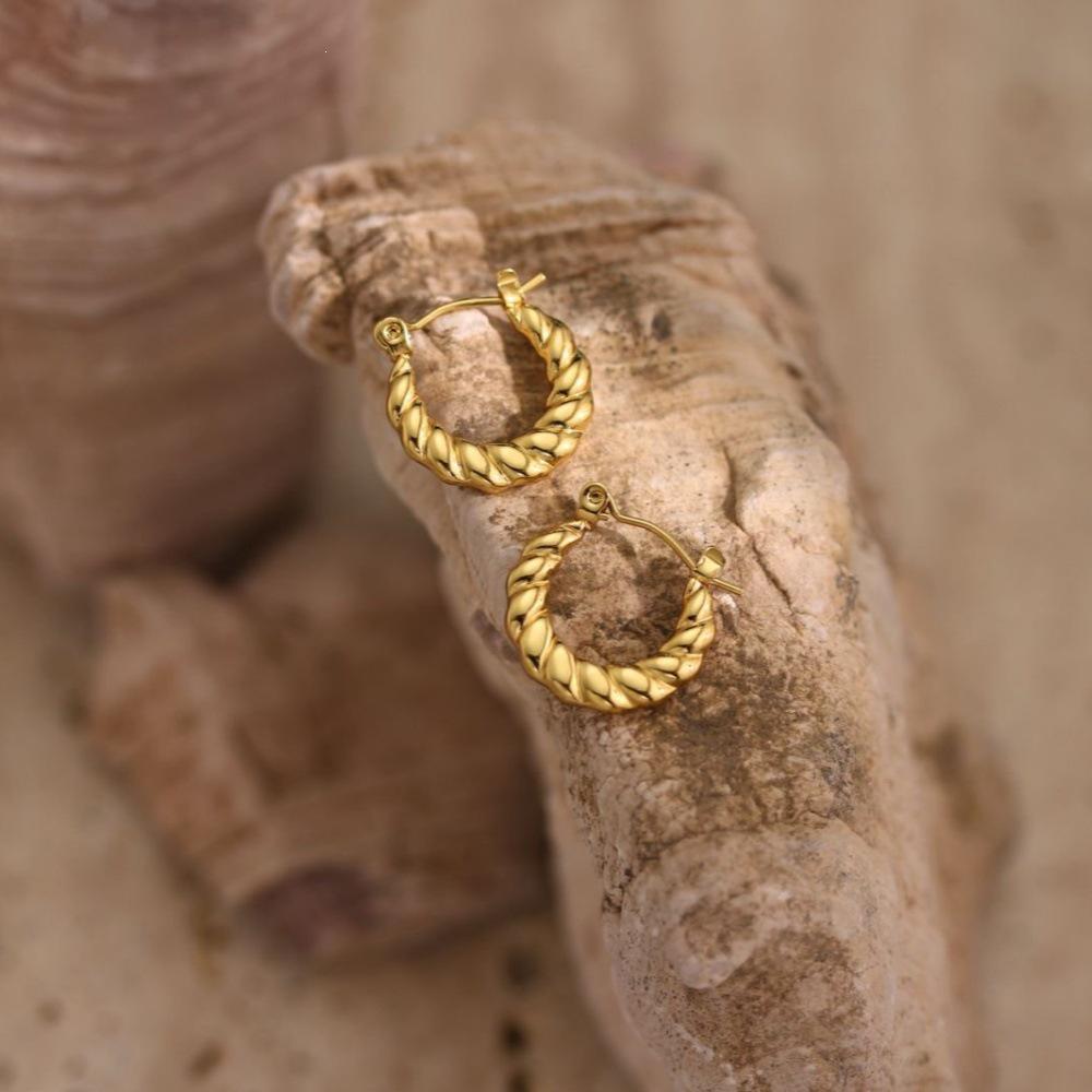 Geometric Hammered Stainless Steel 18K Gold Stud Earrings - Fashionable Ear Ornaments