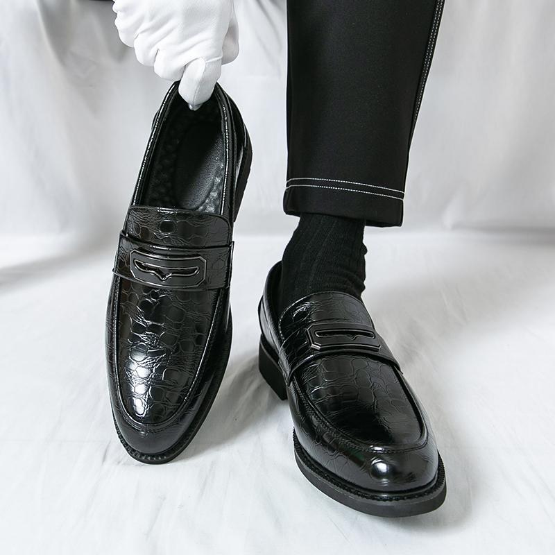 Men Retro Loafers Leather Shoes Formal Business Flats Slip on Shoes Wedding Dress Prom Black Shoes Large Size