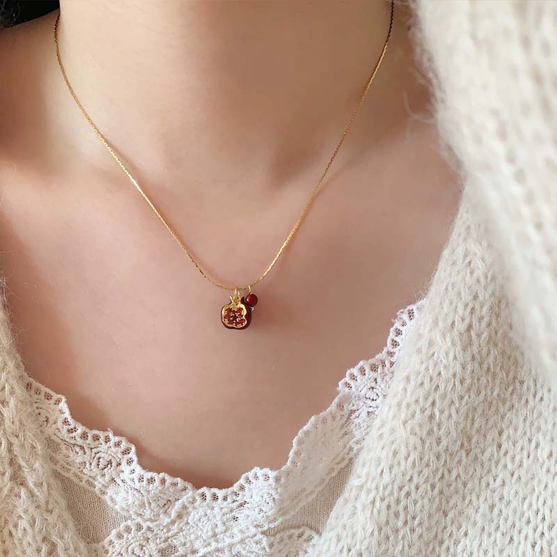 Colier cu pandantiv rodie roșie la modă nouă 2025 pentru femei, lanț dulce și drăguț cu fructe, lanț claviculă, cercei tip talisman choker cu zirconiu, cadou