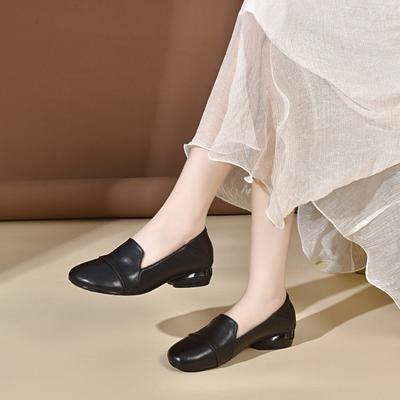 Outono de 2025 temperamento simples salto baixo bico redondo sapatos baixos sapatos de trabalho femininos couro macio boca rasa pequenos sapatos únicos femininos quatro estações s