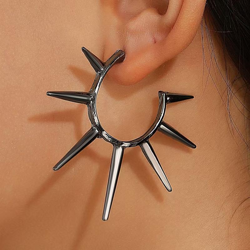 1 Pair Of Retro Gothic Style Thorn Heart Design Earrings, Heart-Shaped Earrings With Spikes, Neutral Earrings Holiday Party Gift