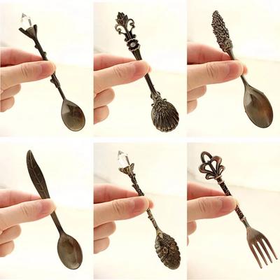 1set 6pcs Mini Gold Metal Carved Royal Style Dessert Fork Teaspoon Kitchen Tool for Coffee Snacks Fruit Prikkers