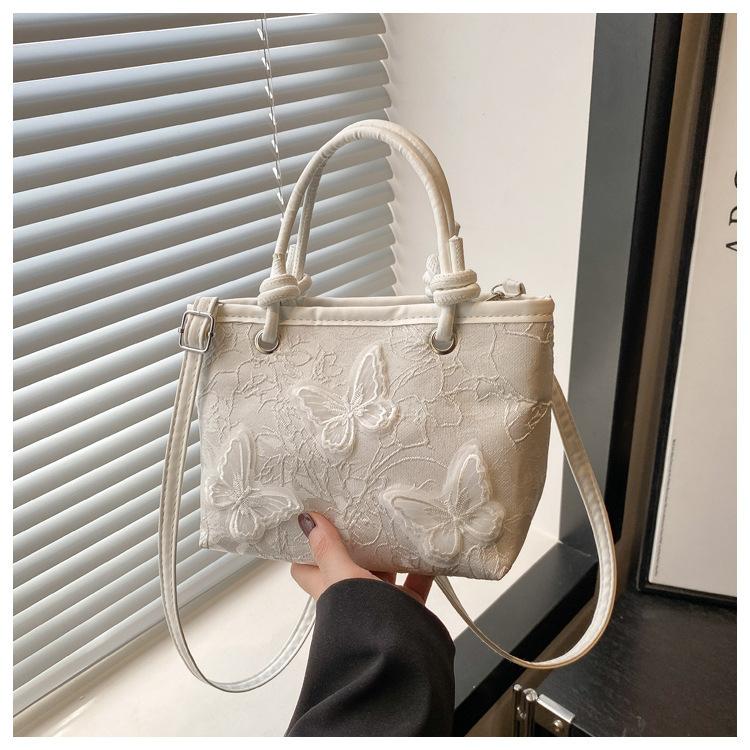 

2025 new hand carry new Chinese embroidered bag women s spring and summer Sen Meng national style embroidery fashion bucket bag messenger bag