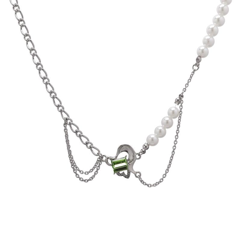 

New green square diamond love pearl splicing necklace European and American personality trend retro niche cool accessories trendy jewelry
