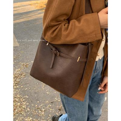 Winter Retro Texture Large-capacity Bag Women's 2025 New Simple Bucket Bag Versatile Shoulder Messenger Bag