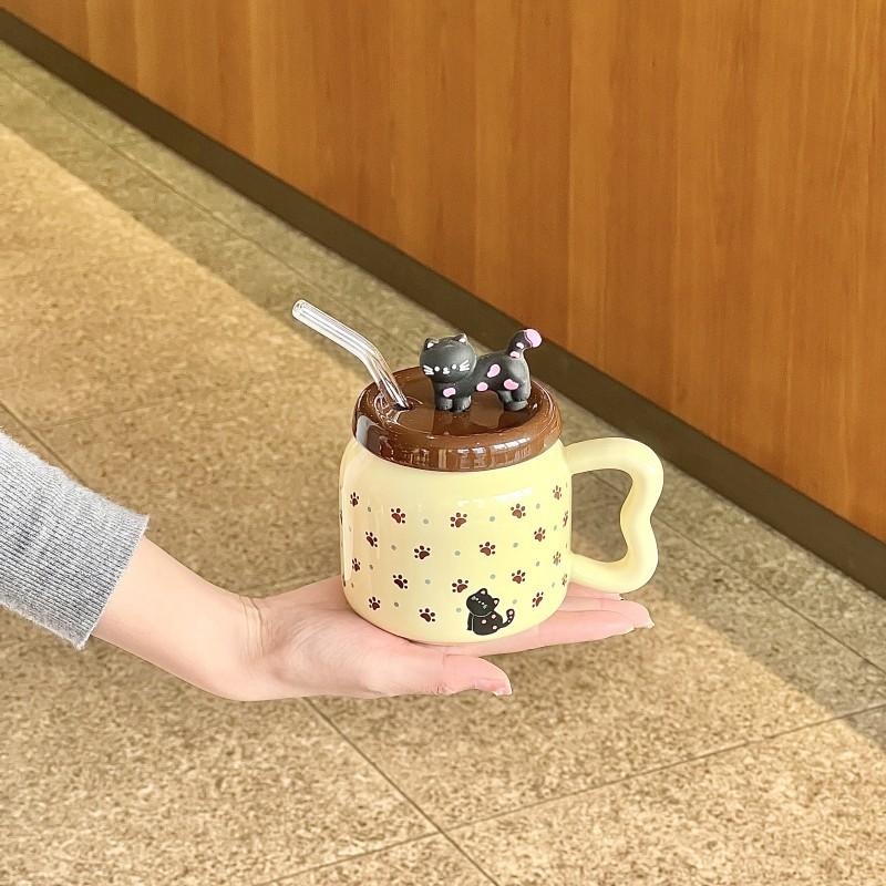 

Милая мультяшная кошка, стакан с соломинкой, керамическая кружка с крышкой, изысканный и красивый внешний вид, чтобы подарить девушке на день рождения 401-500ml