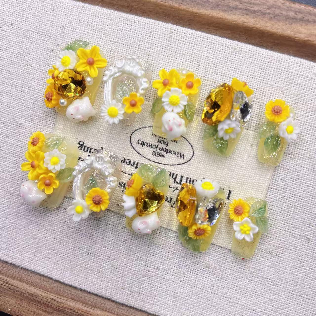 Yellow Sunflower Almond-Shaped Handmade Faux Nails