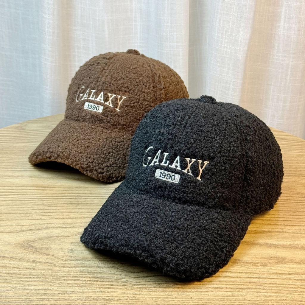 Hat Women's Autumn and Winter Warm Lamb Wool Face Revealing Small Baseball Cap Korean Version Thickened Plush Cute Peaked Cap Covering The Face