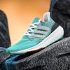 Zapatos de hombre primavera y verano transpirables 2023 nuevos zapatos casuales de viaje para hombre versátiles zapatos deportivos para correr de malla