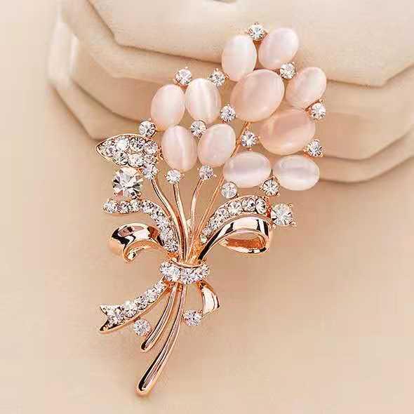 Elegant Luxury Brooch: Versatile and Exquisite Pin for Suit Jackets - Japanese and Korean Inspired Design