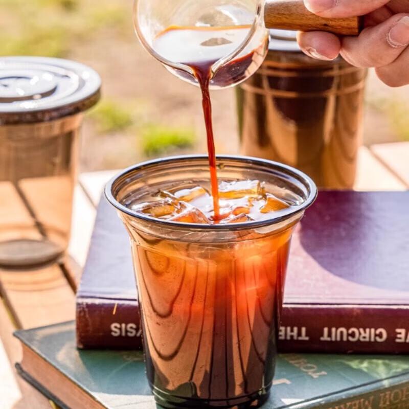 Sheng Bi Lai Disposable Black Coffee & Milk Tea Cups with Lids