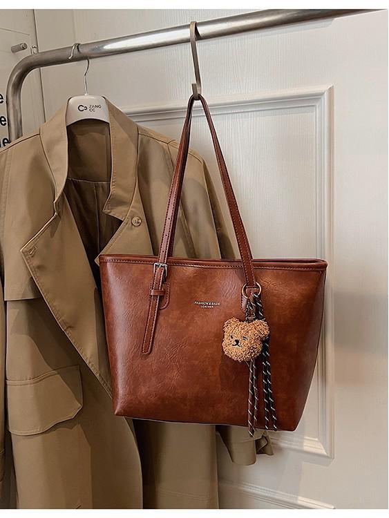 Women's Korean Fashion Large-Capacity Retro Tote Bag - Versatile and Stylish Underarm Accessory