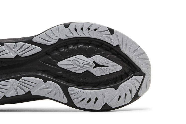 Asics Novablast 4 'Black Graphite Grey'