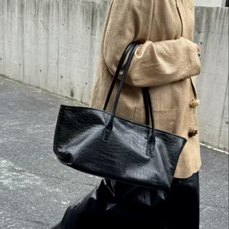 Yogodlns New Korean Trendy Y2K Black Shoulder Bag Crocodile Grain Pattern PU Leather Tote Bag Large Capacity Commute Travel Daily Handbag