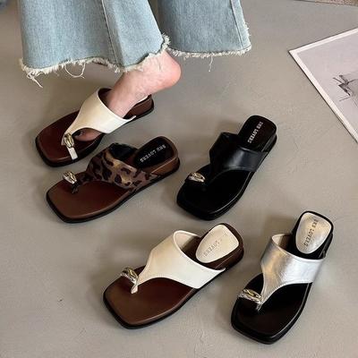 Pinch Slippers Women's Summer Outer Wear 2025 New Summer Super Fire French Style with Skirt Flip-flops Slope and Cool Slippers