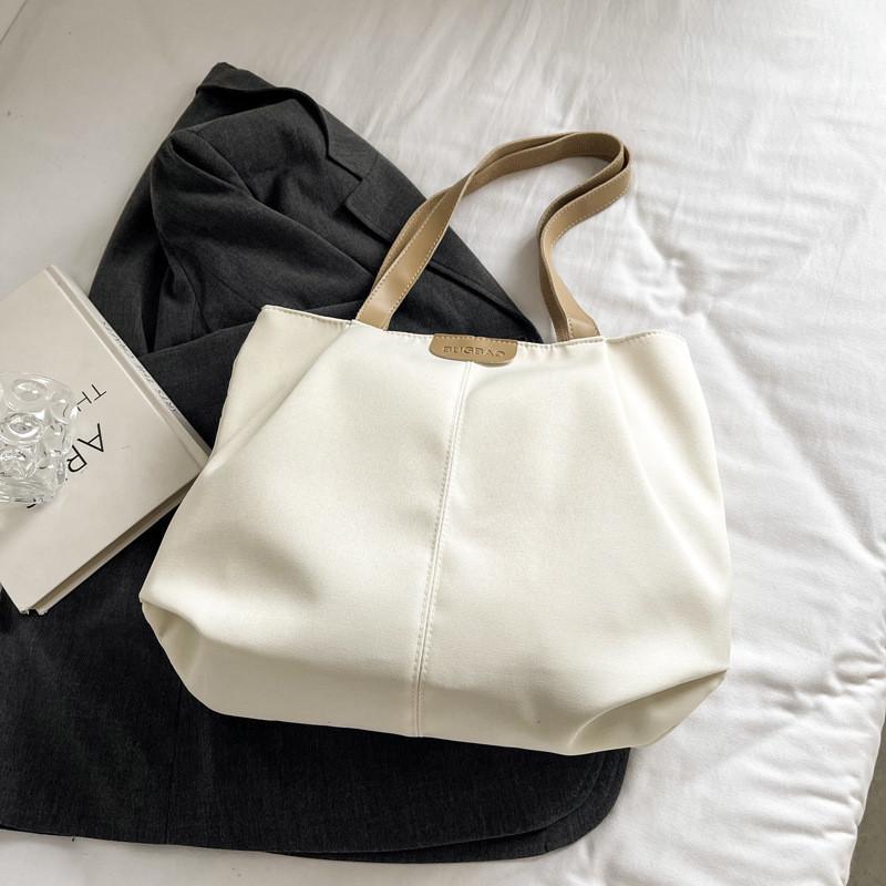 Stylish Large Capacity Tote Bag For Women With Retro Chic Design And Durable Canvas Material