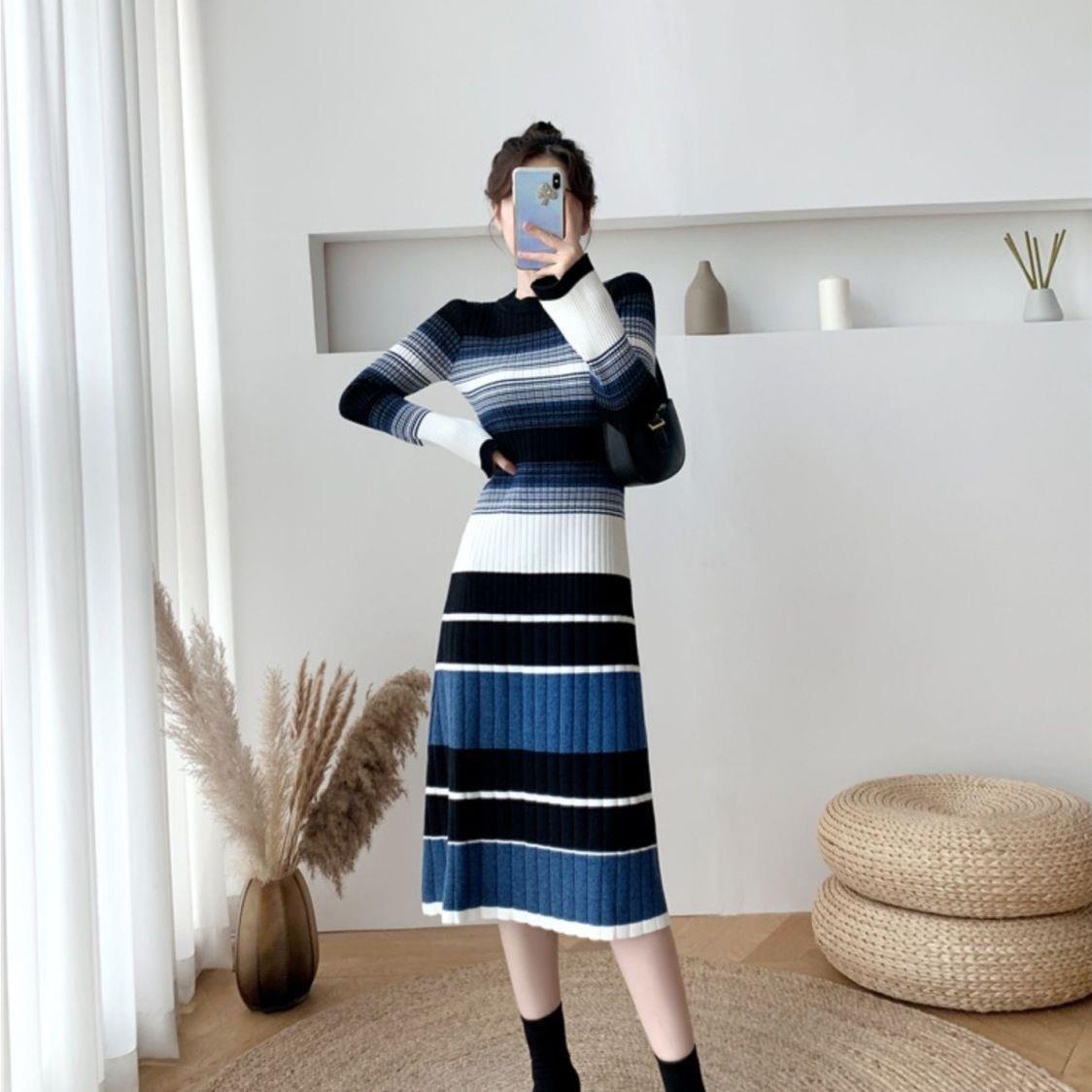 2025 Autumn/Winter Hepburn Style Striped Knit Bodycon Dress for Women S (40-48 kg) синий