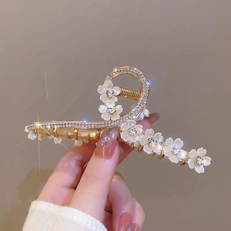 Premium Metal Shark Hair Clip for Women - Large Summer Headdress Hairpin, Unique Design