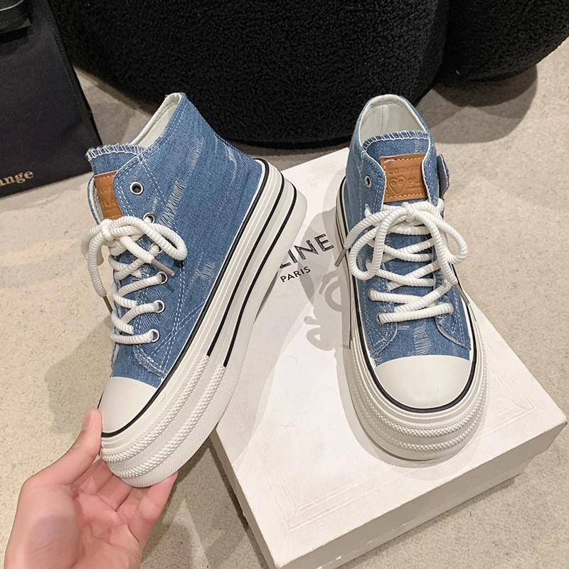 Women Platform Canvas Shoes Embroidery Design Luxry Heel Skateboard Pearl Decoration Lace Up Shoe Casual Trend Outdoor Sneakers