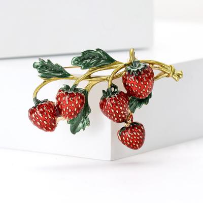Enamel Strawberry Brooches for Women Unisex Rhinestone Fruit Plant Pins Event Party Gift Backpack Decoration Clothes Accessories