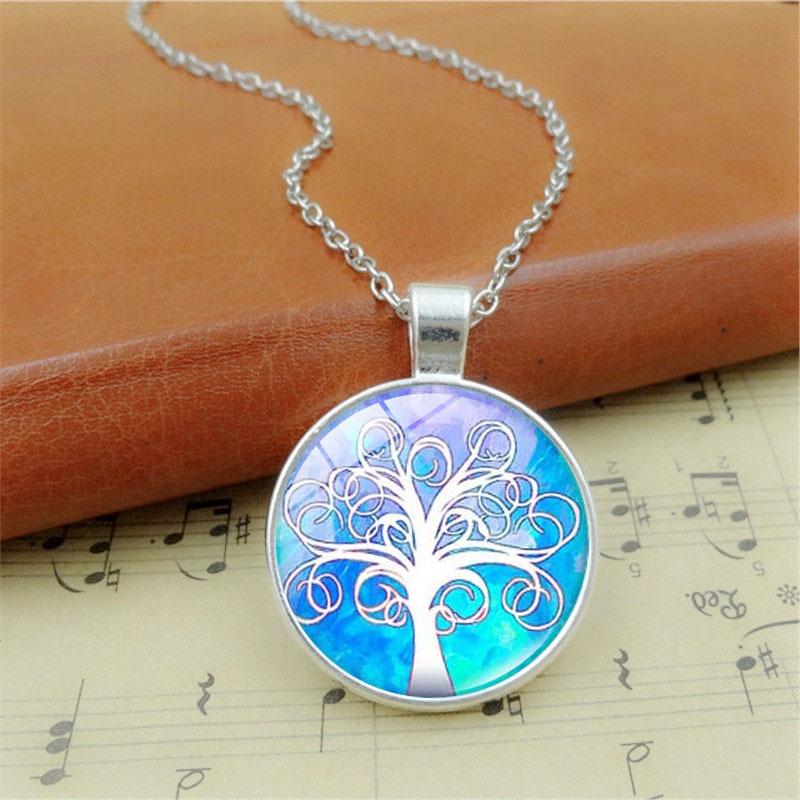 Elegant Tree Pattern Pendant Necklace In Vintage Silver Color With Classic Glass Cabochon