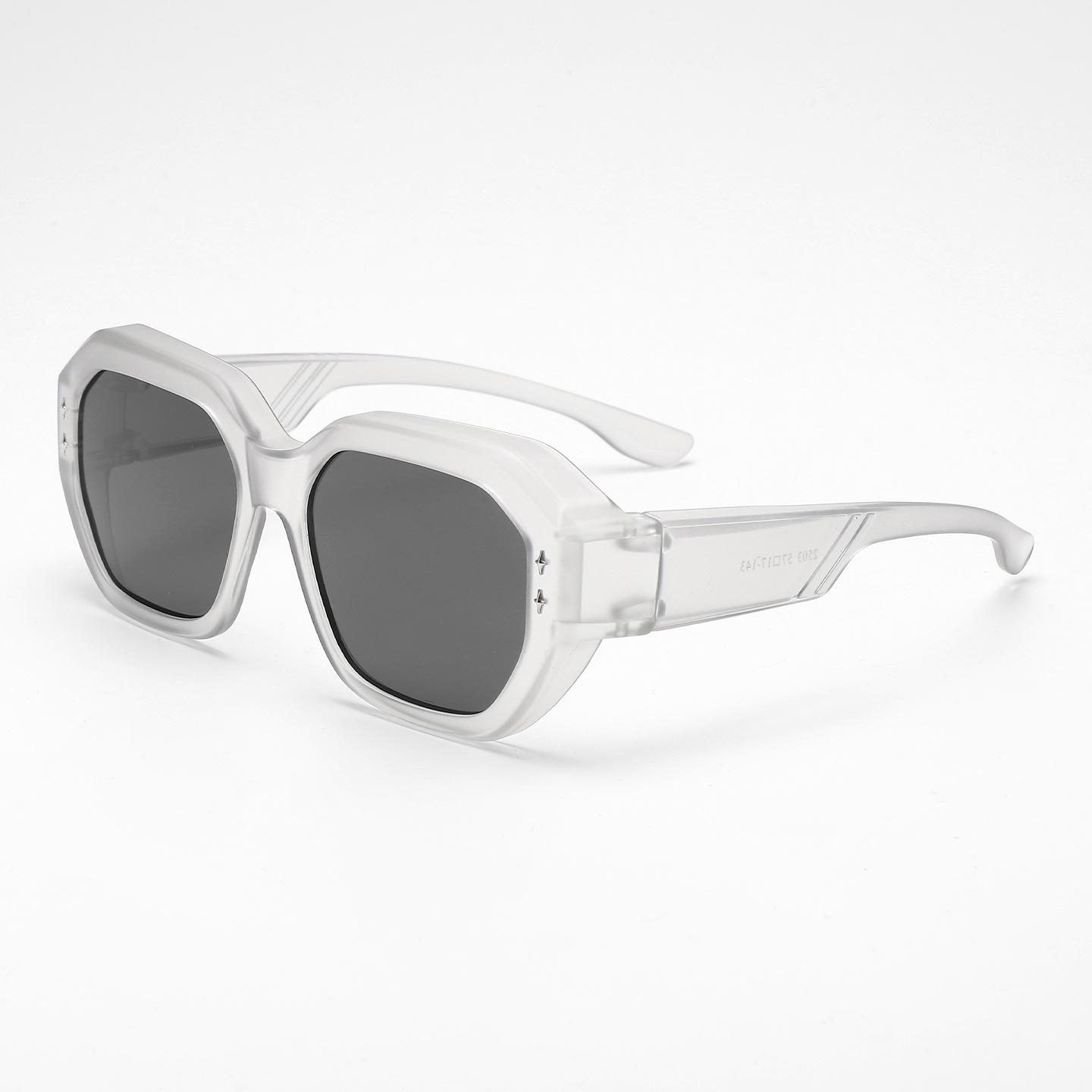 

2025 European & American Versatile Ins Rivet Polygon UV-Blocking Polarized Sunglasses for Men & Women - Modern National Tide Style
