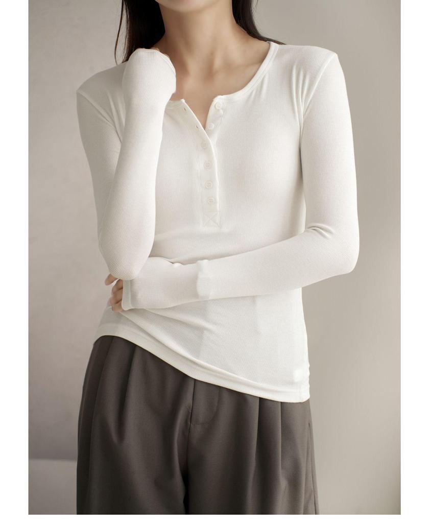 Damen Slim Fit Langarm Rundhals T-Shirt mit geripptem Henley-Kragen