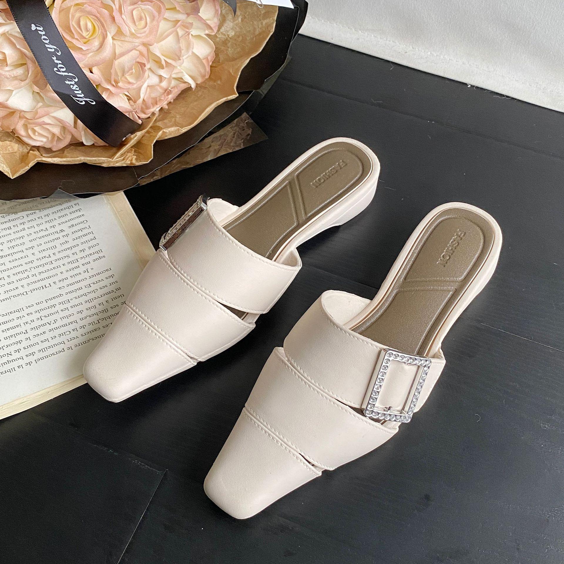 

Женские полутапочки с острым носком, пряжкой из стразов, на плоской пятке и закрытом носке, лето 2024 г. 36-37