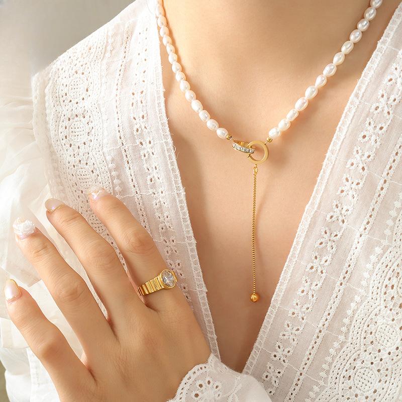 Popular Light Luxury Freshwater Pearl Collarbone Chain Small Waist Titanium Steel Necklace Female Roman Gypsy Double Ring Pendant Neck Chain