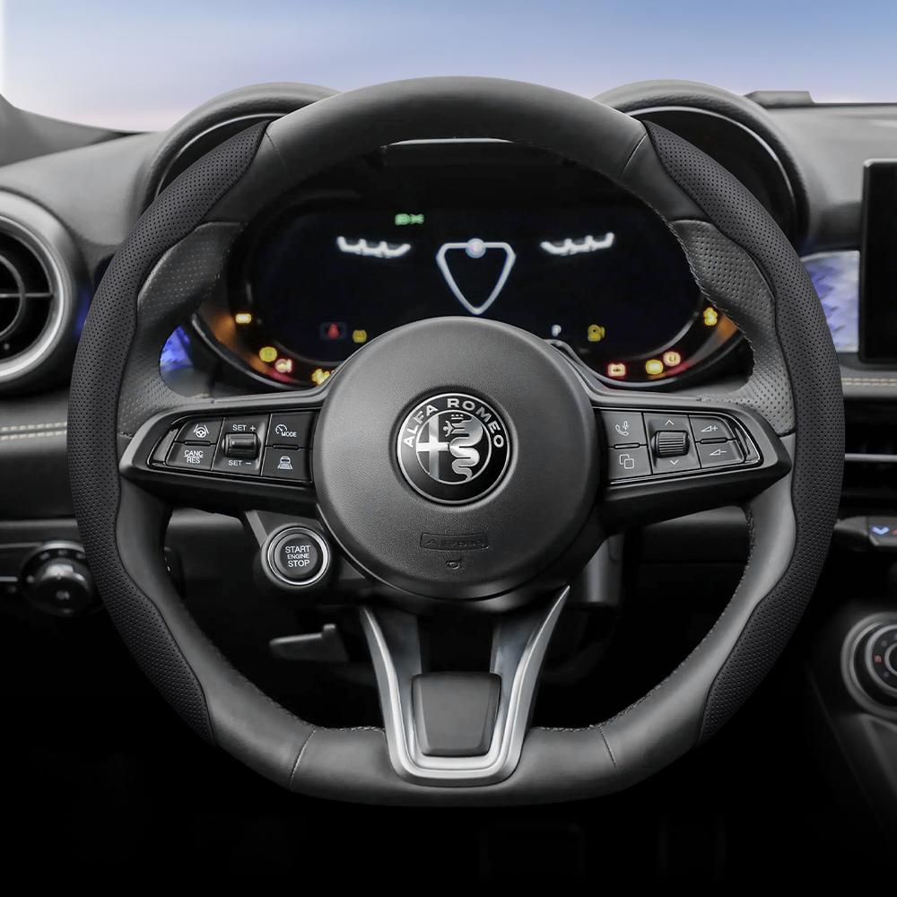 

Compatible with Alfa Romeo Giulia, Giulietta, Stelvio, Tonale steering wheel covers and inserts.